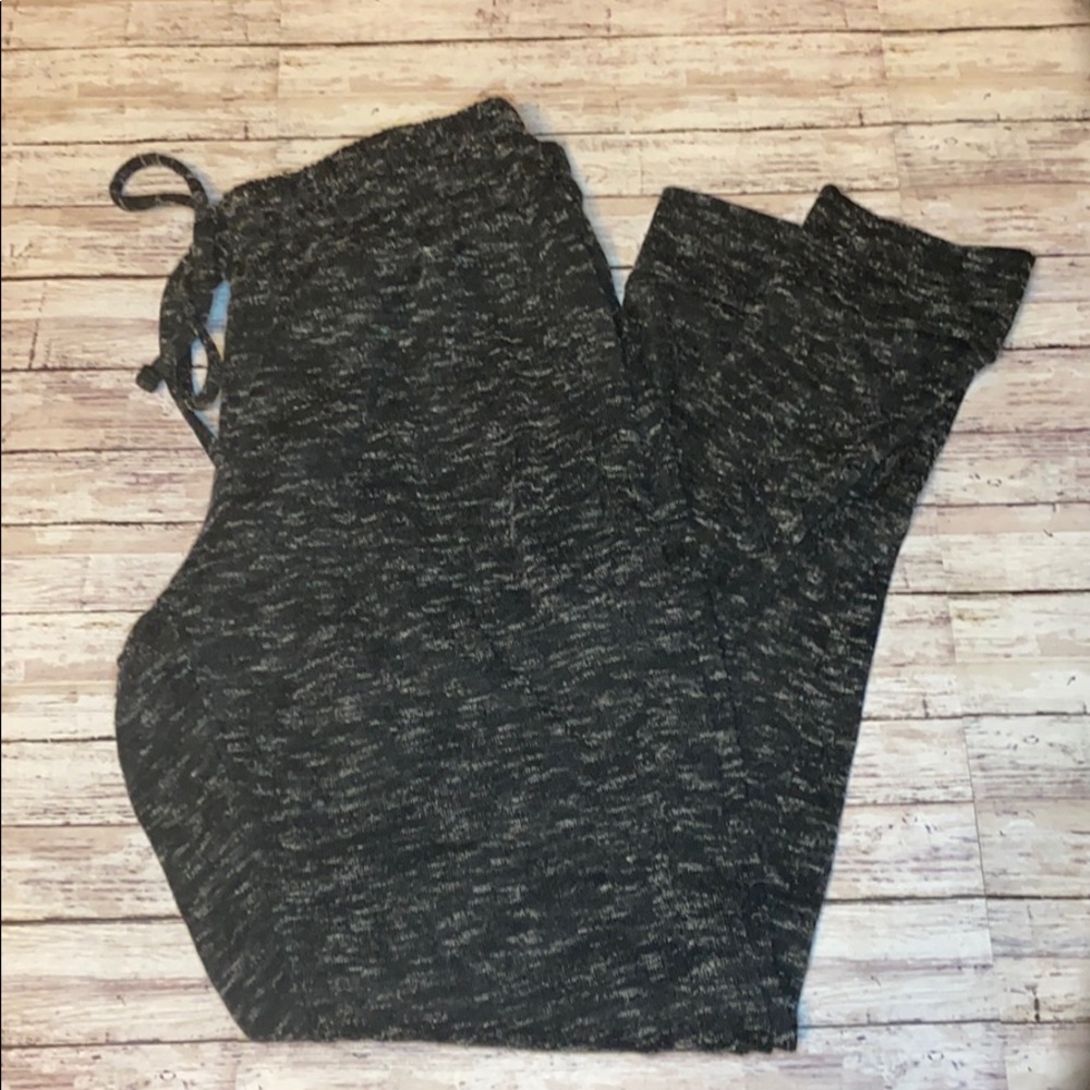Grey Heather’s joggers size small
